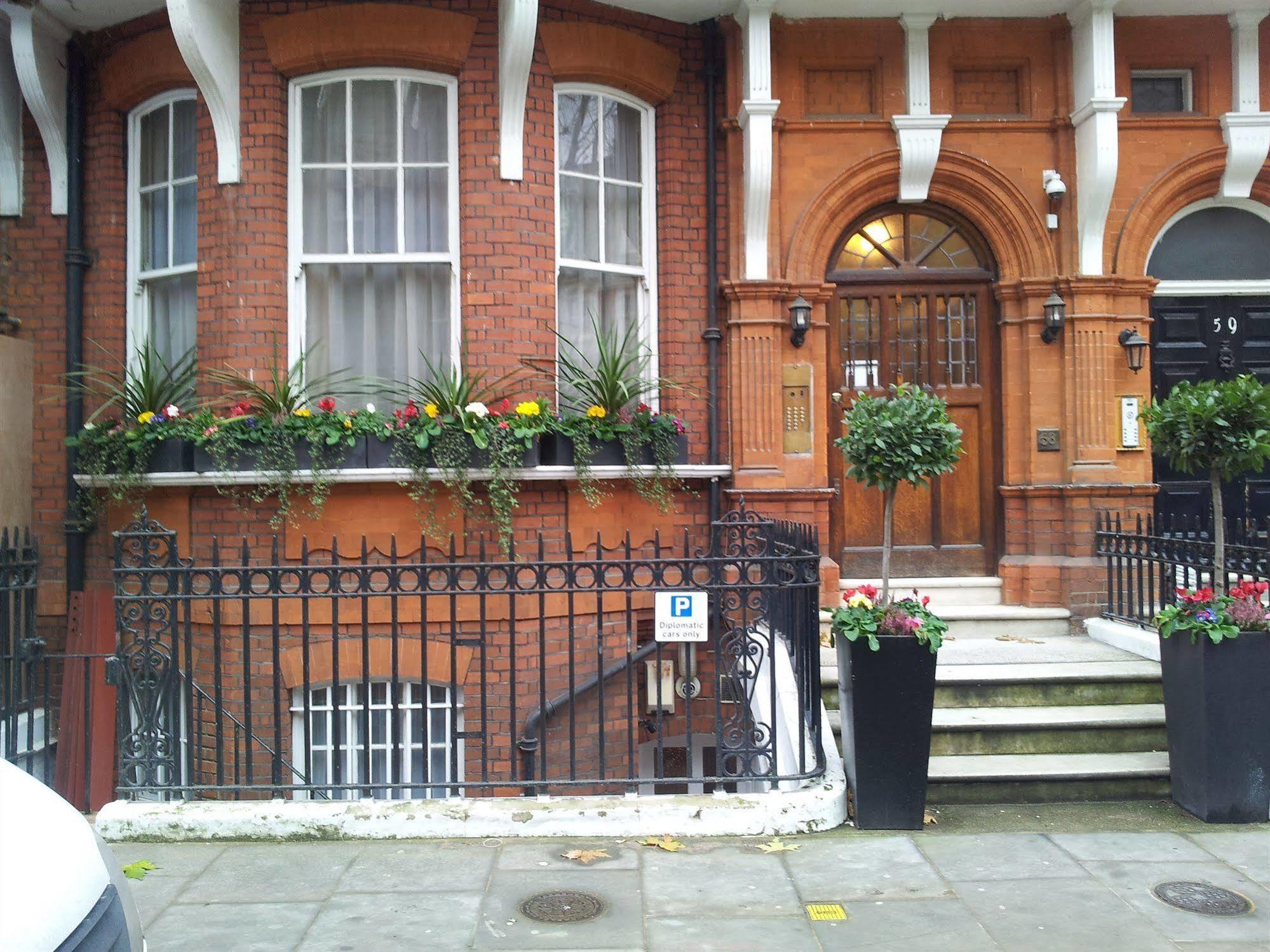 Kensingtoncourt Aparthotel Лондон Екстериор снимка