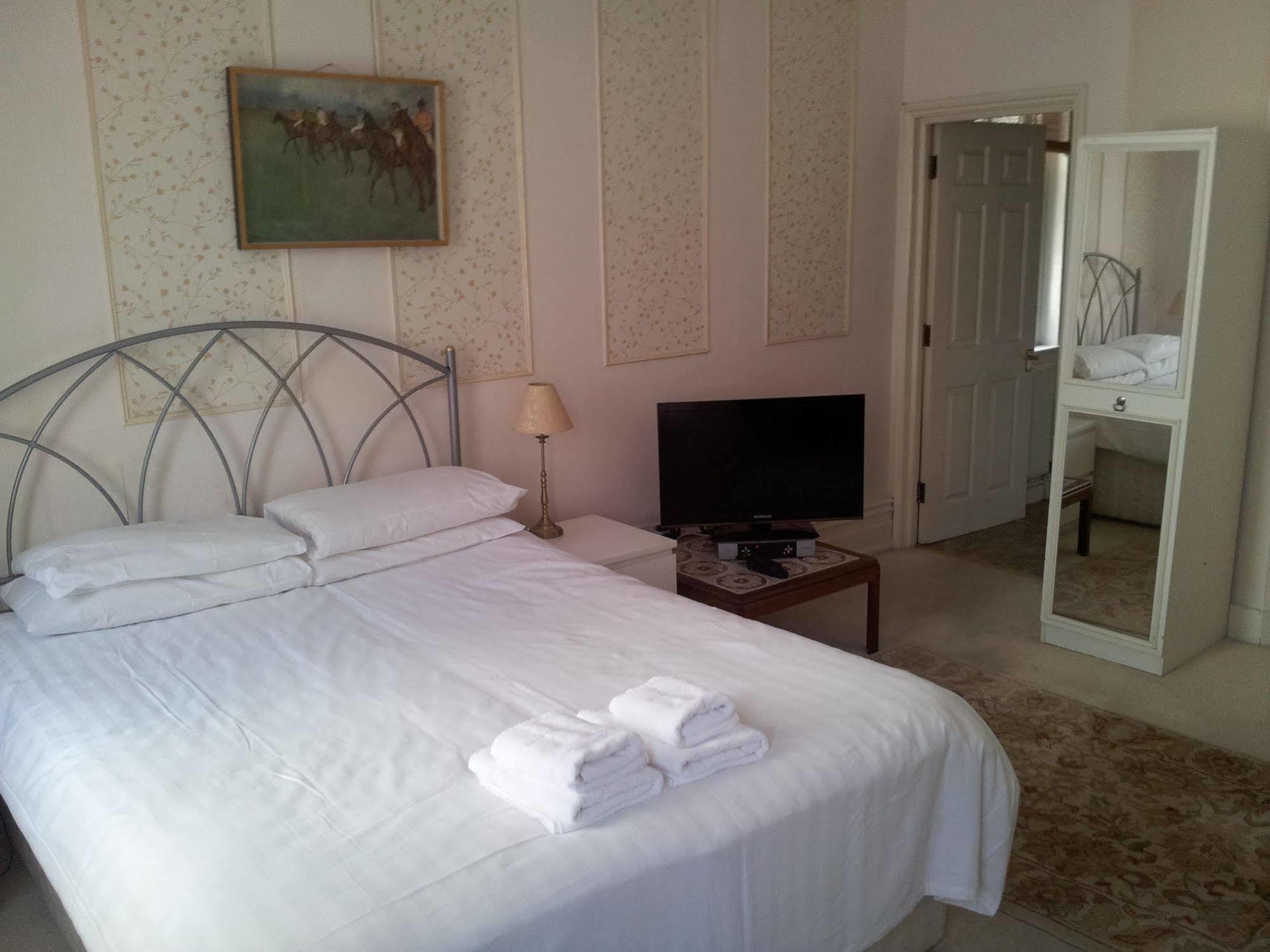 Kensingtoncourt Aparthotel Лондон Екстериор снимка